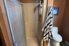 walk-in-shower-replacement-in-adell-2